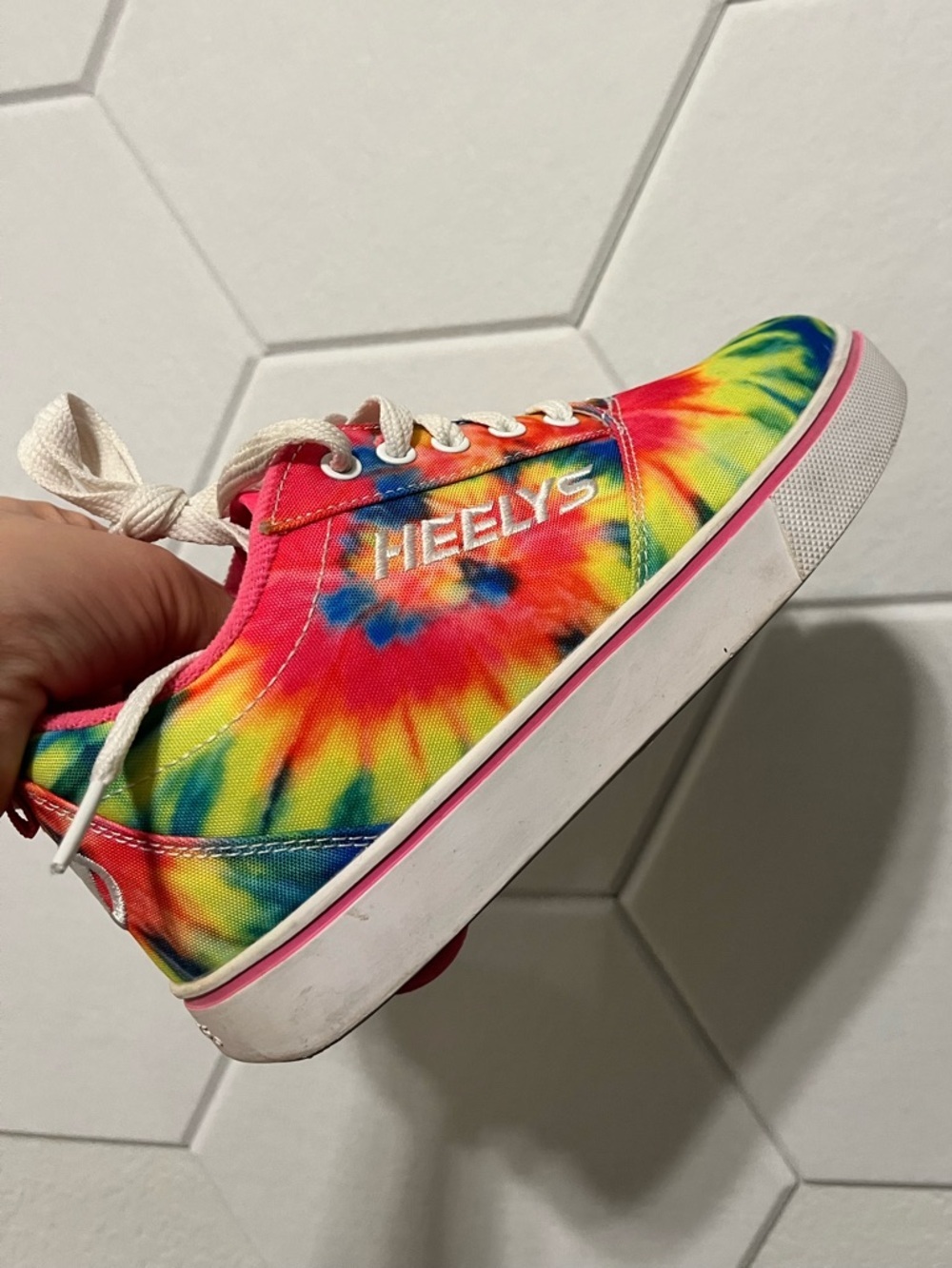 Heelys Kids Tie-Dye Rainbow Skate Sneakers with Pink Trim - Picture 2 of 6
